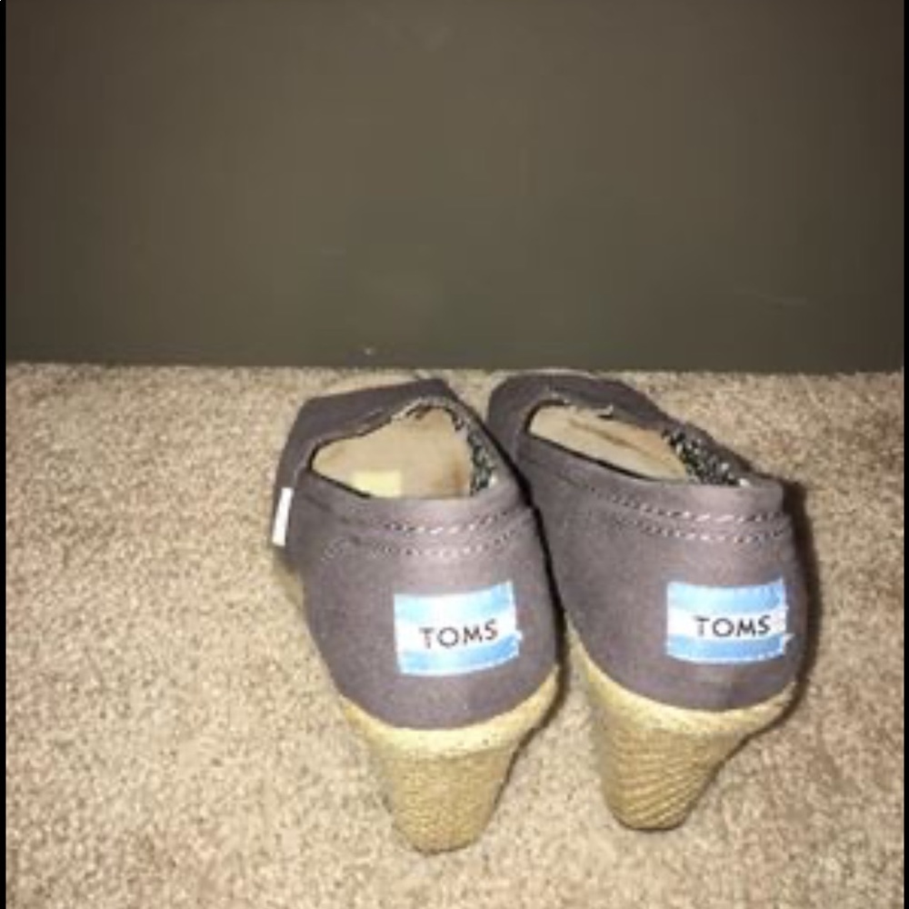 Toms - Picture 3 of 3